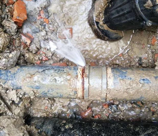 厨房漏水检测现场